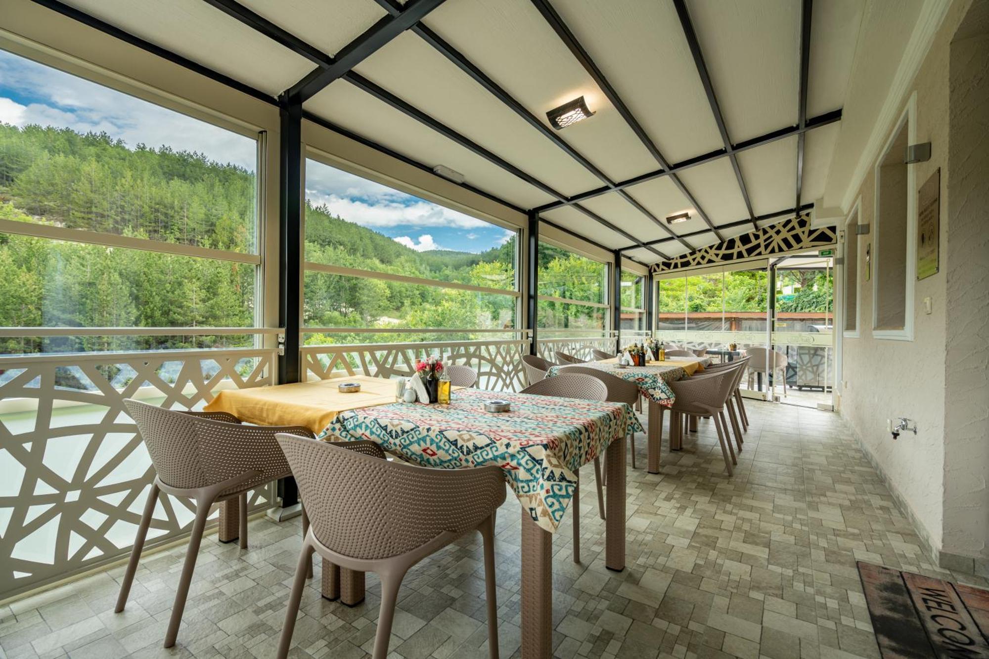 Club Houses Stefvall Glavatartsi Eksteriør billede